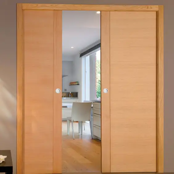 Porte coulissante en bois clair