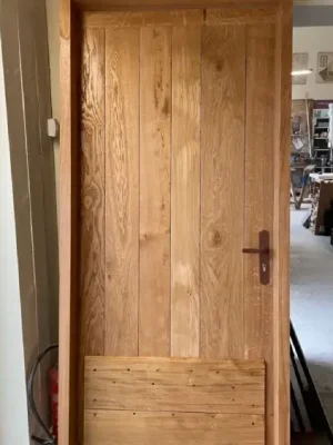 Porte rustique en pin massif