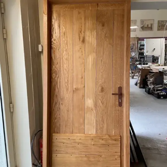 Porte rustique en pin massif